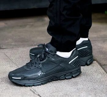 Nike vomero 5 roam