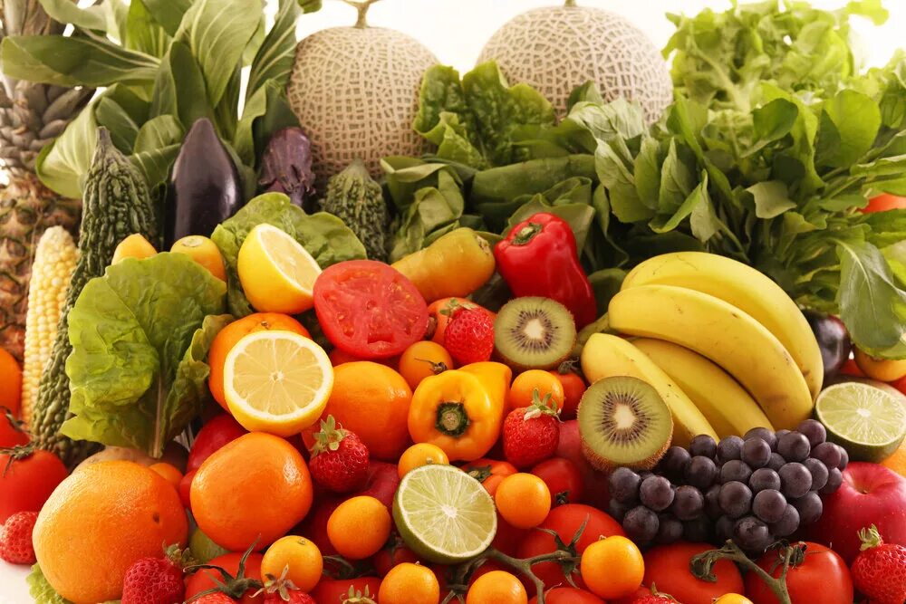 Овощи и фрукты. Здоровое питание. Свежие овощи и фрукты. Правильное питание овощи и фрукты. Нужны ли витамины летом