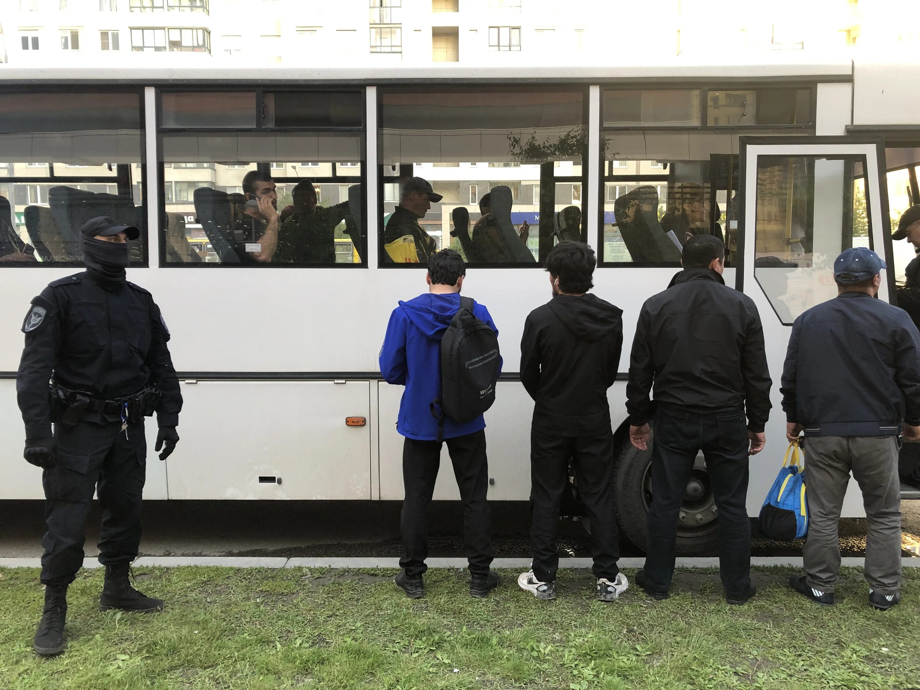 Мигранты и полиция. Екатеринбург облава на мигрантов. Выдворение мигрантов из Турции.