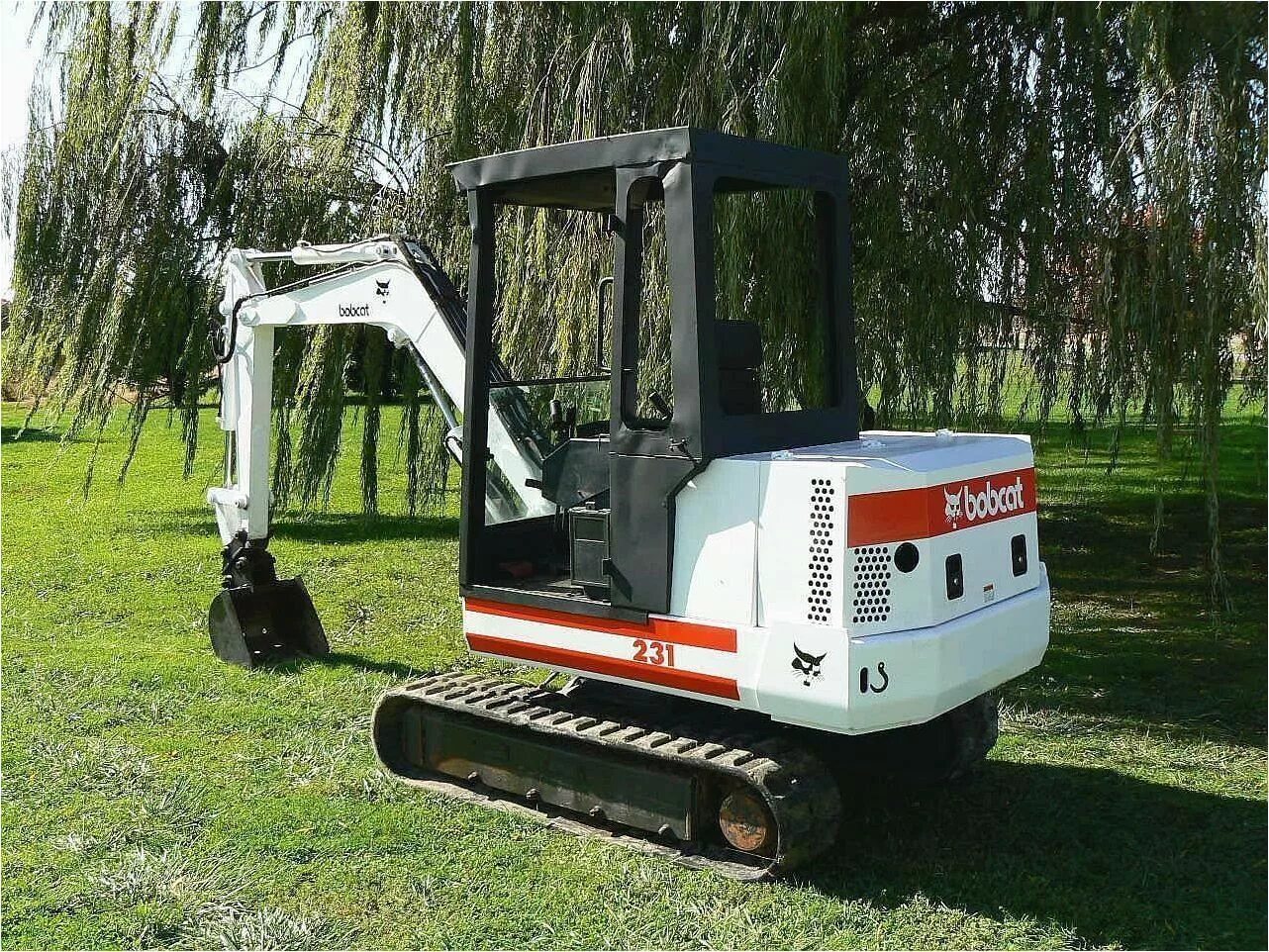 Купить мини экскаватор бу на авито. Мини экскаватор Bobcat 435. Mini Excavator Bobcat e50. Bobcat 322. Бобкэт 444 мини экскаватор.