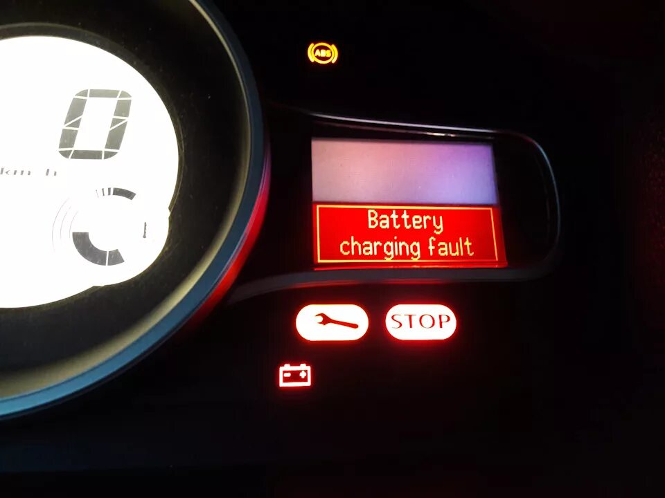 Ошибка рено 3. Battery charging fault меган 3. рено лагуна batarya battery charging. зарядка на рено меган 3 дизель. battery charging fault на рено лагуна 3.