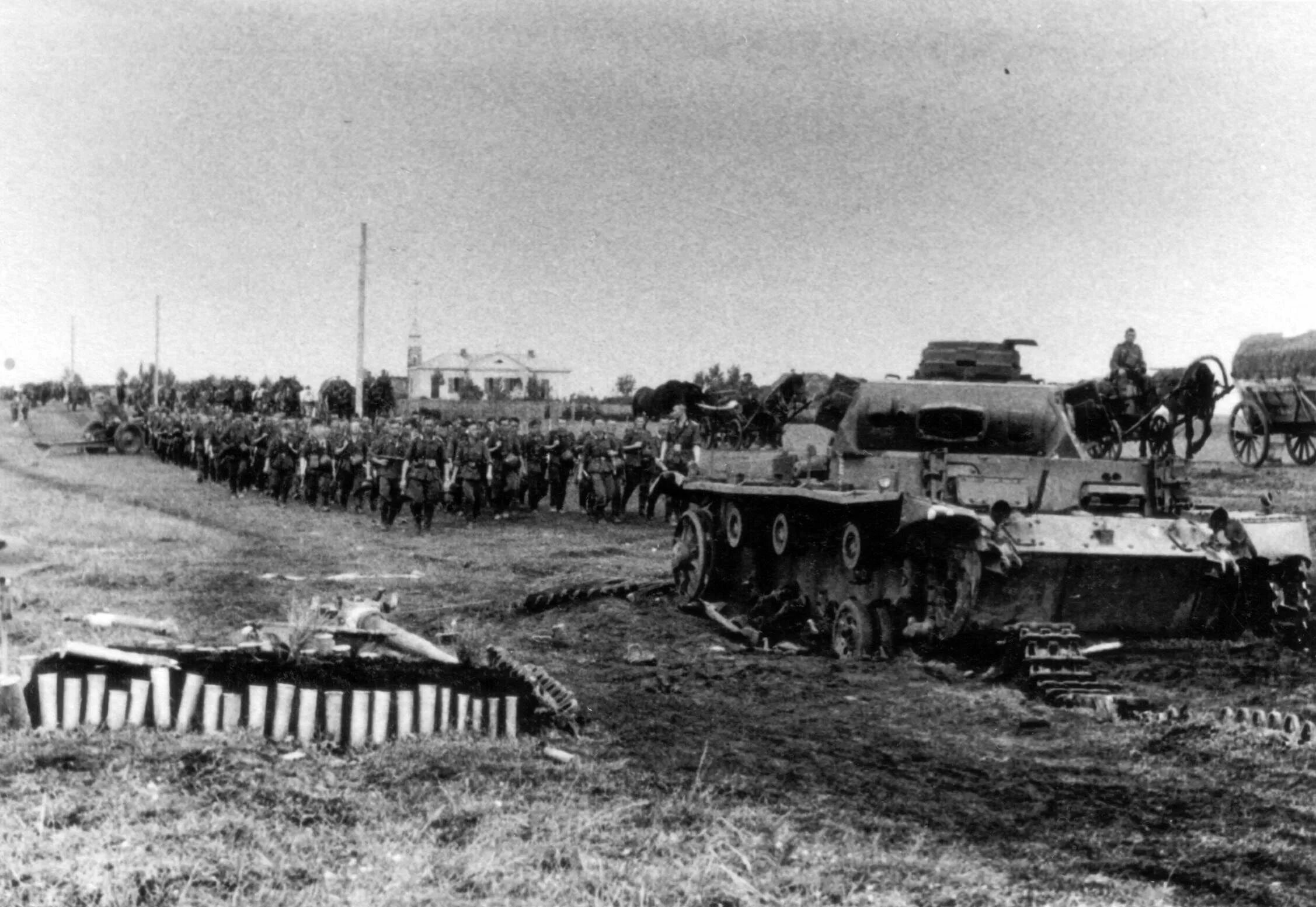 Бобруйск 1941 битва. Курская битва 1943. Разгром русской колонны под курском. Диорама прохоровское танковое сражение. Разбитая немецкая техника под москвой 1941.