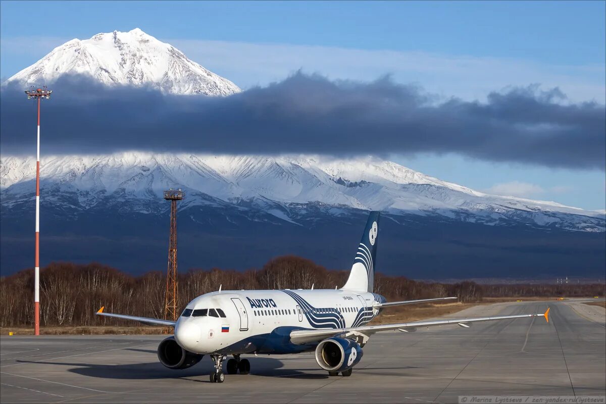 Петропавловск камчатский аэропорт вылета сегодня. Аэропорт Елизово Петропавловск-Камчатский. Камчатка город Петропавловск Камчатский АВИАПОРТ. Аэропорт Петропавловска на Камчатке. Итуруп Петропавловск Камчатский самолет.