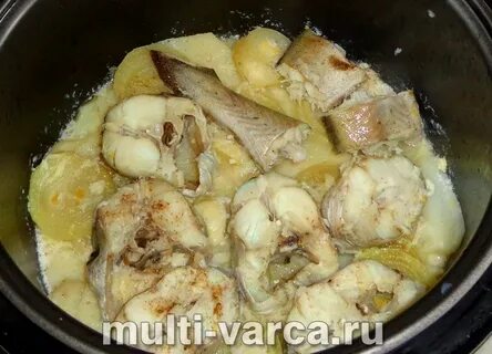 Минтай с луком и картошкой