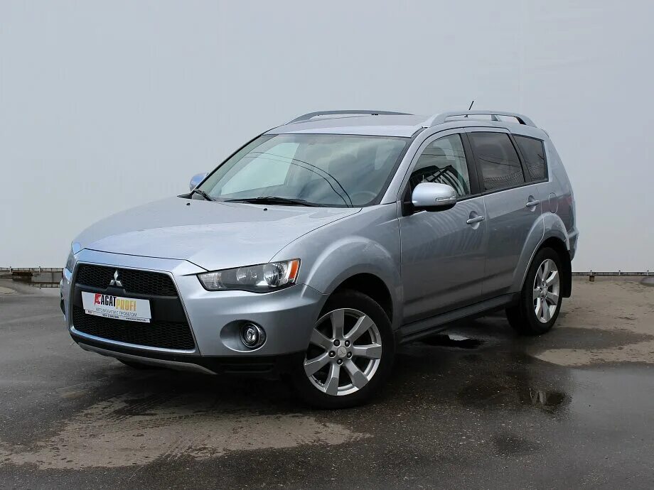 Mitsubishi Outlander 2 Рестайлинг 2010. Мицубиси Аутлендер 2010. Mitsubishi Outlander 2 Рестайлинг 2013. Silver Mitsubishi Outlander 1.