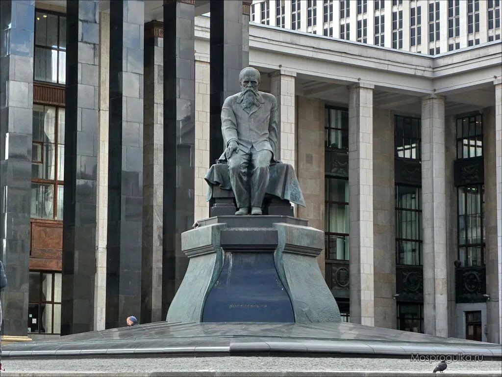 перед здания 3 буквы