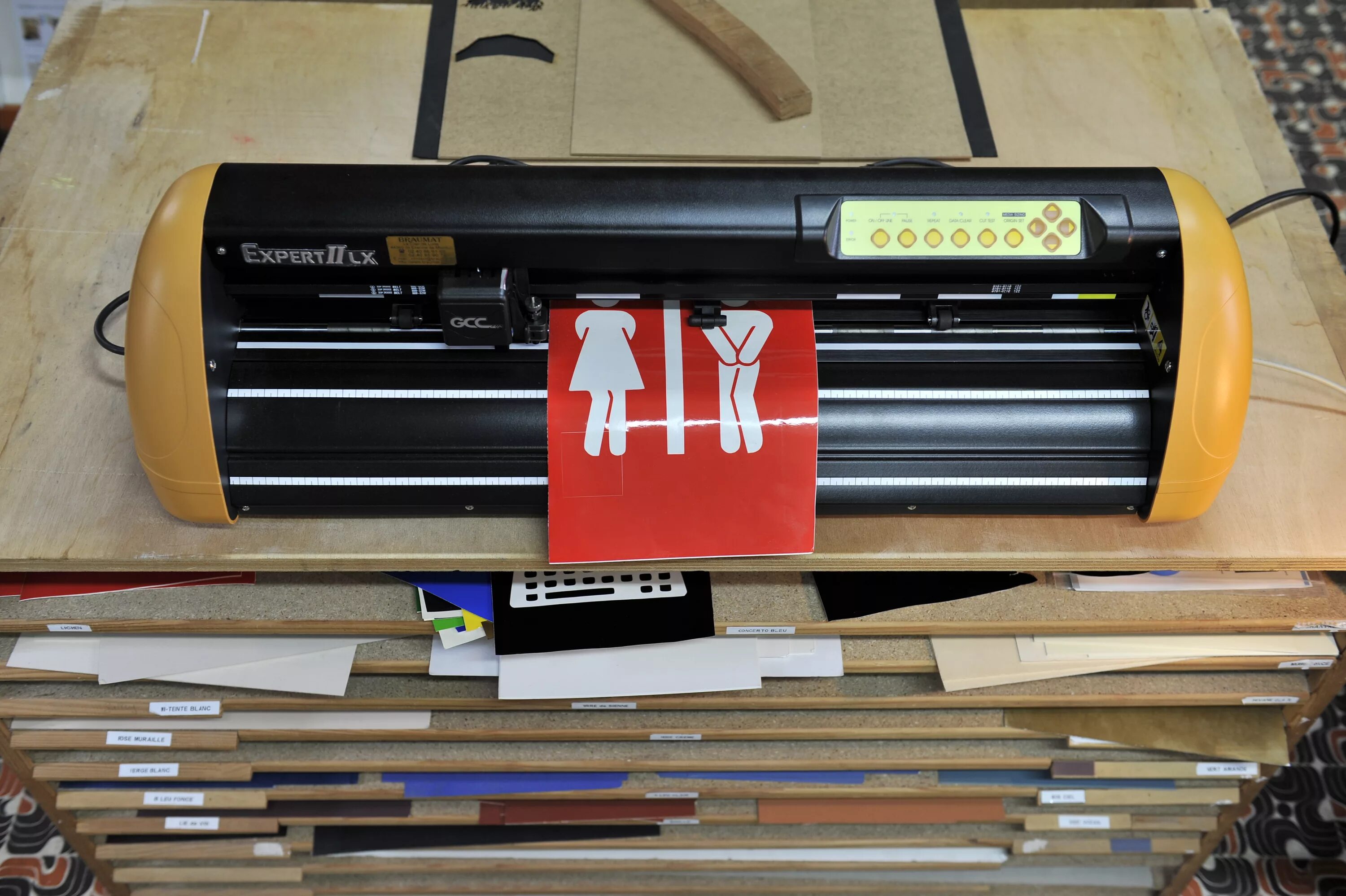 Gcc expert. Плоттер gcc expert ii-24. режущий плоттер gcc expert 24. gcc expert ii-24 lx. плоттер vinyl cutter.