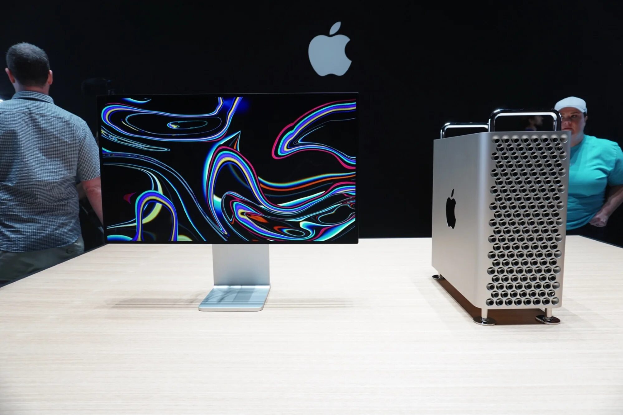 Mac Pro display XDR. Монитор Apple Pro display XDR. Apple Mac Pro XDR. Mac XDR display.