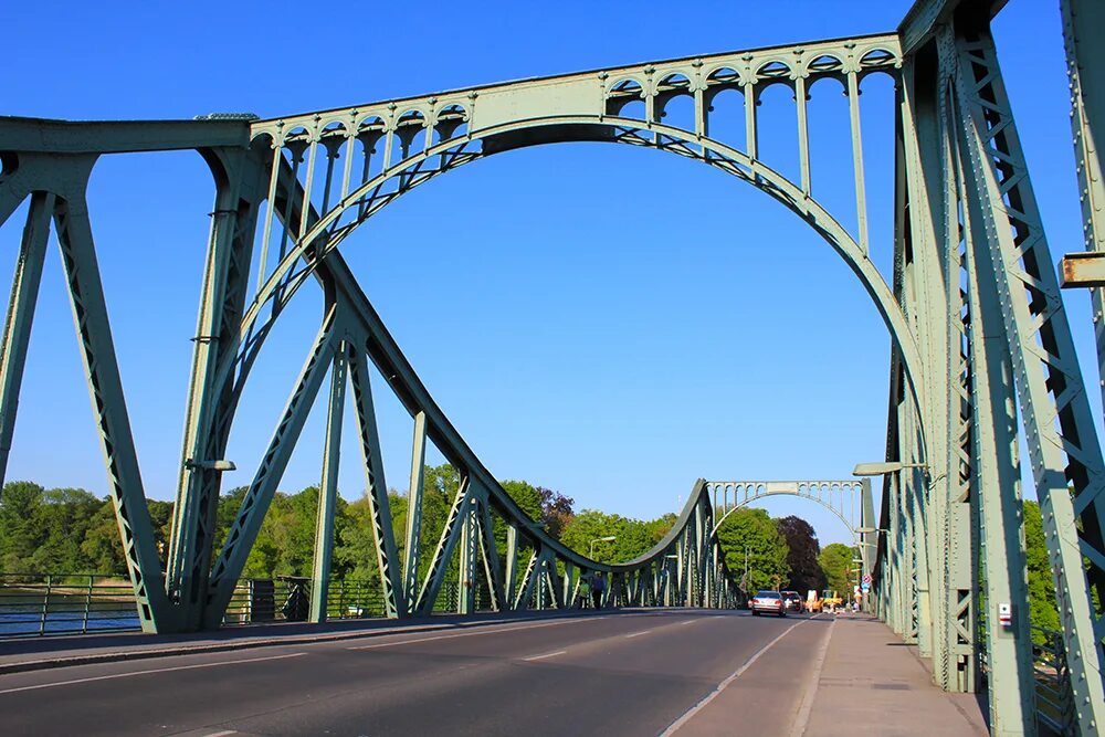 Мост мосты белоруссия. Подвесной мост в мостах беларусь. Город мосты беларусь. Красивый мост в москве. Д мосты в твери.