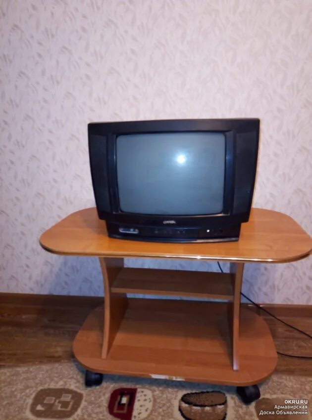 Авито купить телевизор б у плоский. Телевизор дешевый маленький. Телевизор маленький плоский. Б У телевизор маленький. Телевизор маленький плазменный маленький.
