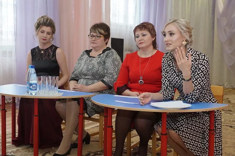 помощница воспитателя. воспитатели россии нижний тагил. конкурсы для воспитателей 2022. снежногорск воспитатели. городилова елена геннадьевна мадоу радость нижний тагил.