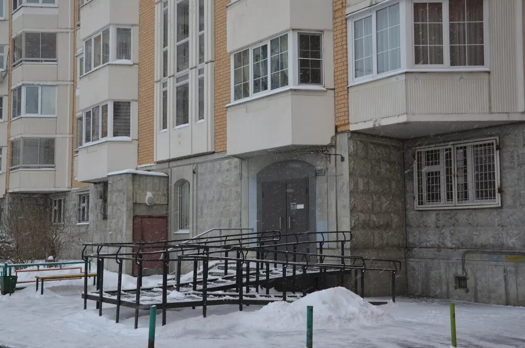 Горького 12 б королев. Королёв улица горького 12. Горького, 12а. Королев горького 12б. Альбион королев.