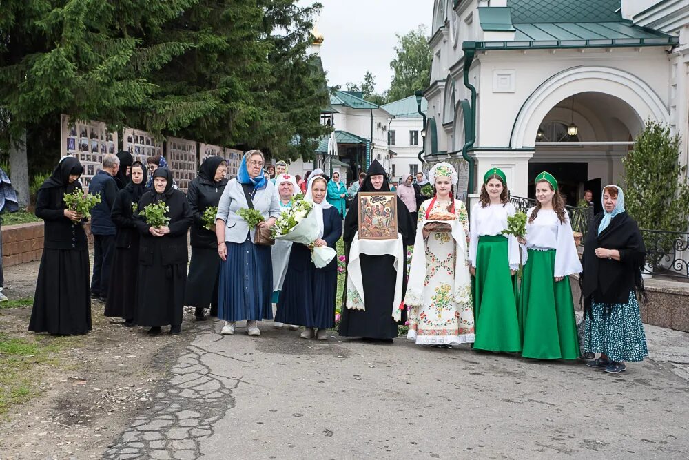 Женский монастырь пенза расписание. Пензенская митрополия Троицкий женский монастырь. Женский монастырь Пенза весной. Сызрань Пенза монастырь. Троицкий женский монастырь Пенза фото зимой.