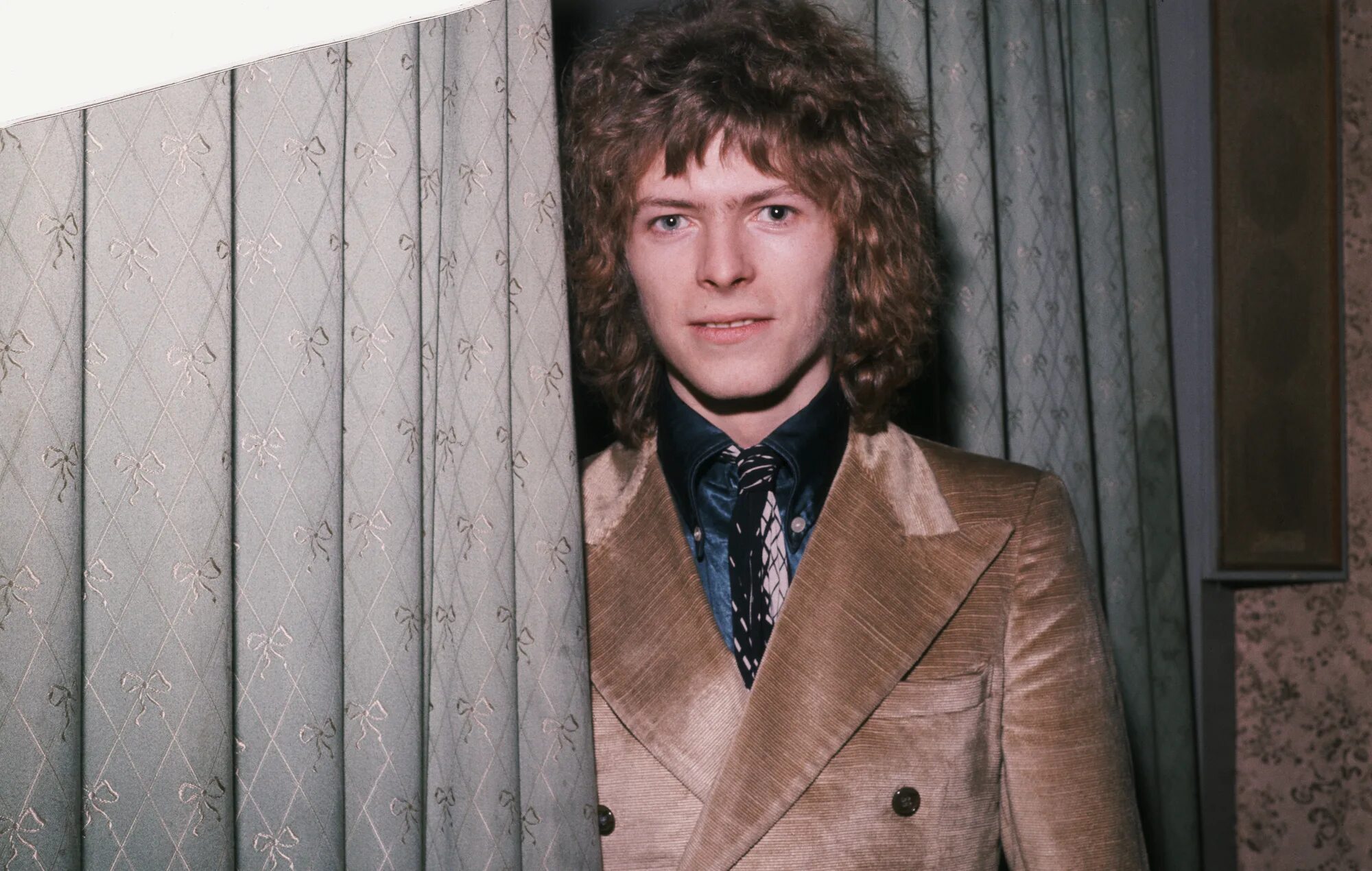 David Bowie – 1966. Дэвид Боуи фото. David Bowie 1970. Дэвид Боуи в молодости. Man sold the world bowie