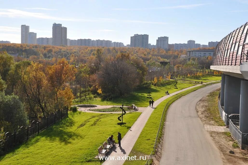 Природным парком москворецкий. Москворецкий парк Москва. Крылатские холмы парк Москворецкий. Москворецкий парк в Строгино. Москворецкий парк Кунцево.