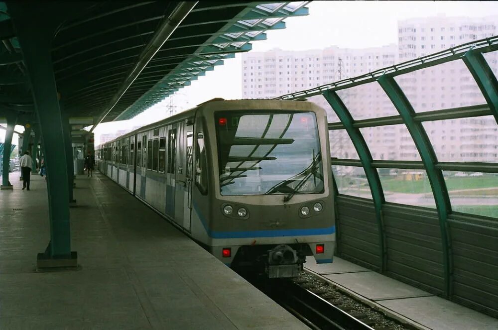 Легкое метро в москве. Легкое метро Москва. Надземные станции метро в Москве. Лёгкое метро в Москве. Наземное метро Бутово.