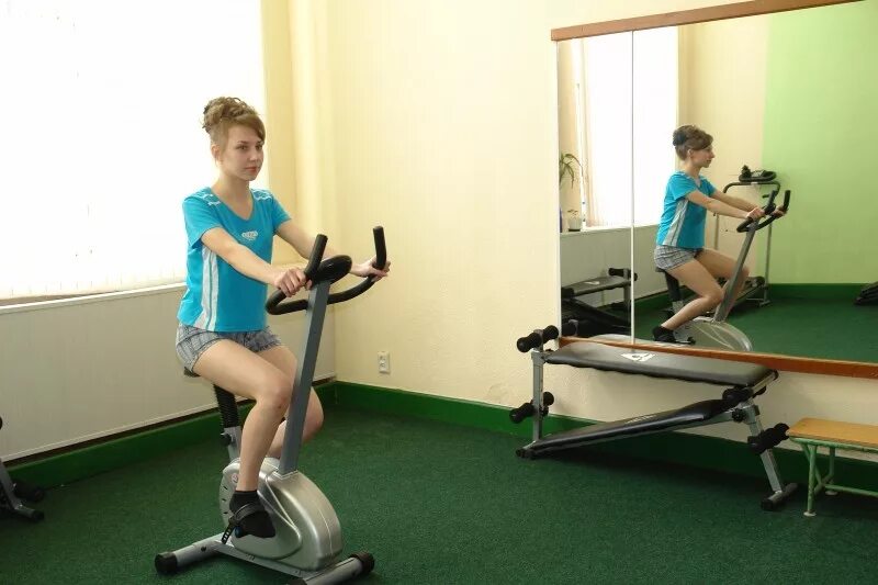 Бассейн майами вятские поляны. Фитнес вятские поляны профилакторий. Бассейн родина химки. Бассейн вятские поляны. Лесная поляна пятигорск бассейн.