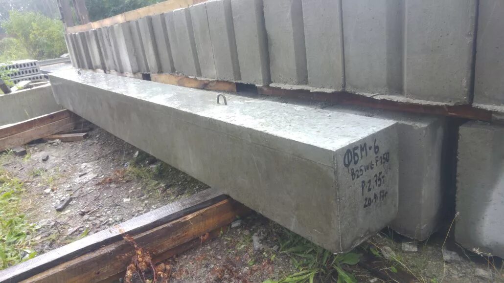 Фундаментная балка 6х400. Балка межэтажного перекрытия 100 х200. Подкрановая балка 45м. Балка полиуретановая декоративная. Двутавровая балка 45 перфорированная.