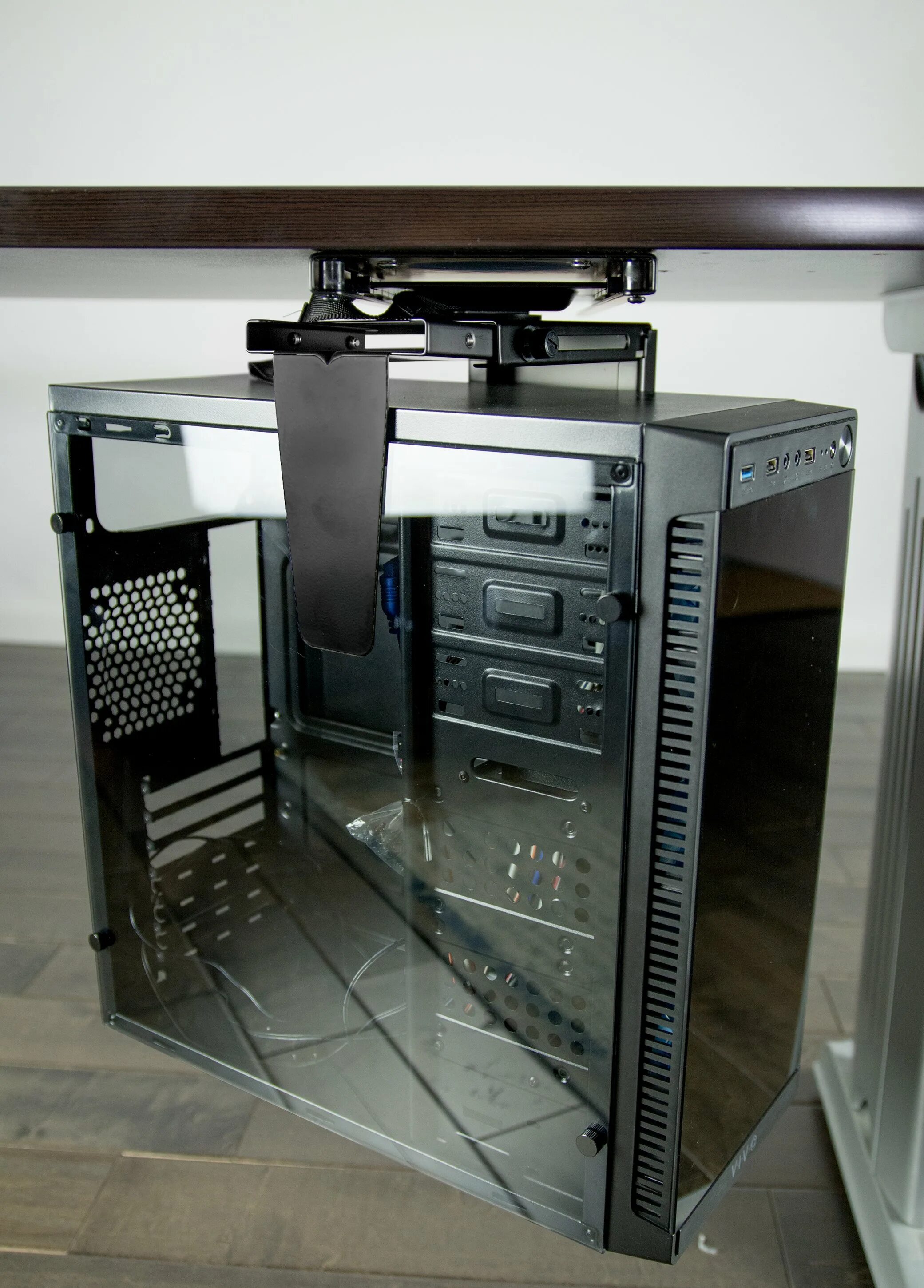 ПК слайдер. Computer Case with VESA Mount. Держатель для компьютера под стол. Крепление компьютера к столу. Пк маунт