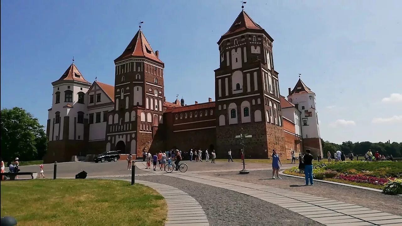 Экскурсия мир несвиж из минска. Поселок мир,Мирский замок экскурсия. Экскурсия в Мирский замок. Экскурсия Несвиж и Мирский замок. Беларусь Мирский и Несвижский замки.