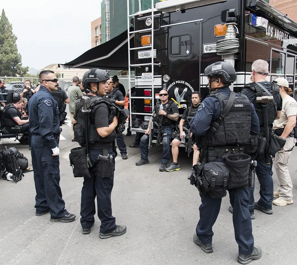 Lapd swat. Сват lapd. lapd swat форма. lapd swat team. lapd swat 2025.