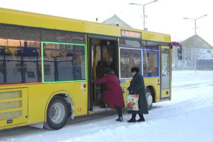 Автобусы Салехард. Салехард транспорт. Ямальский новый автобус.