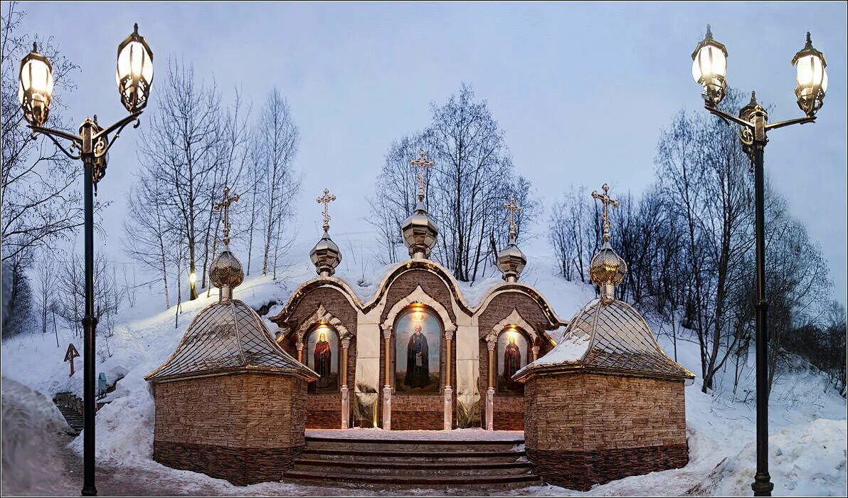 Святой источник сергиев. Храм в Радонеже Сергиев Посад. Церковь Преображения Господня, село Радонеж. Церковь Радонеж в Хотьково. Радонеж Хотьково храм купель.