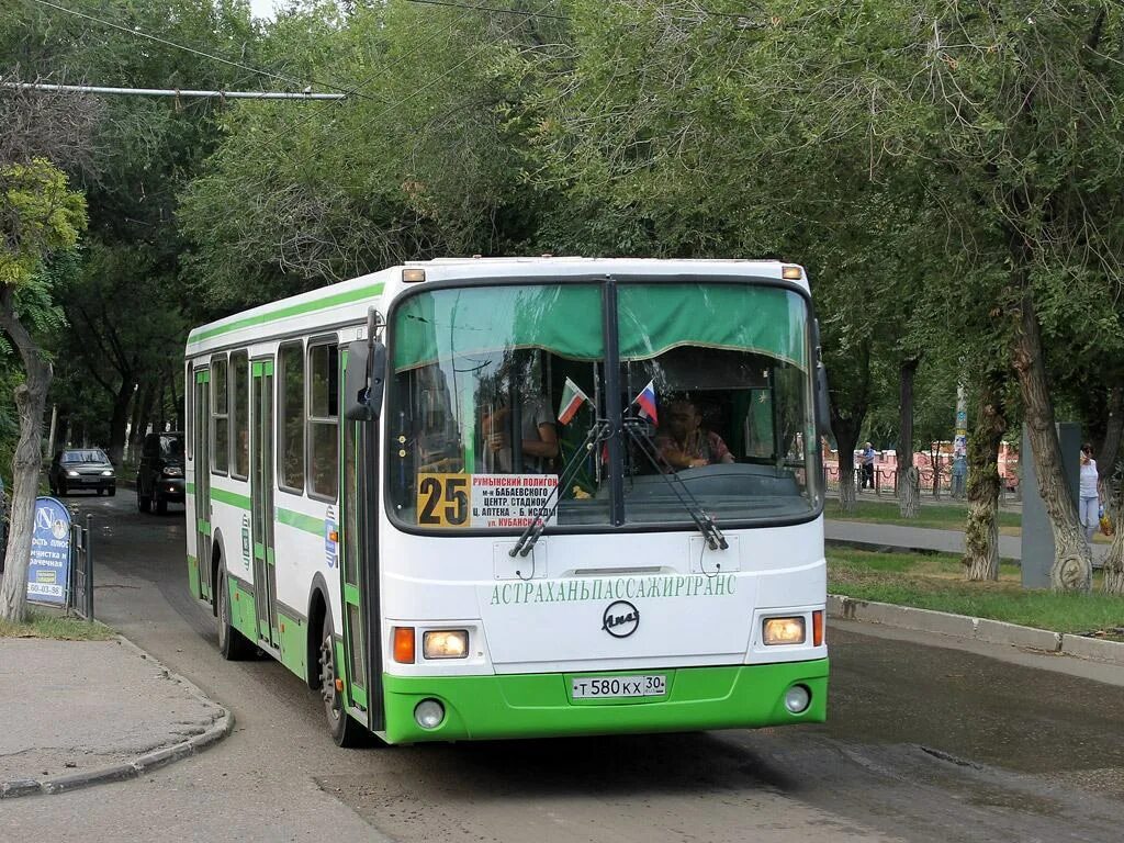 10 автобус астрахань. Астраханский автобус. Автобусы Астрахань. Астраханские маршрутки. 25 Автобус.