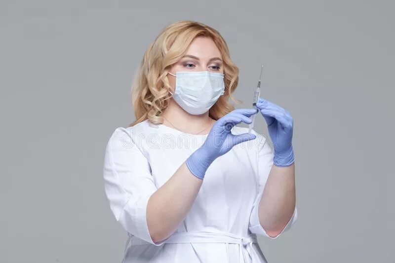 Пытка перчатки. Медсестра в маске и перчатках. Медицинская сестра в перчатках. Женщины в медицинских перчатках. Женщина врач в перчатках.