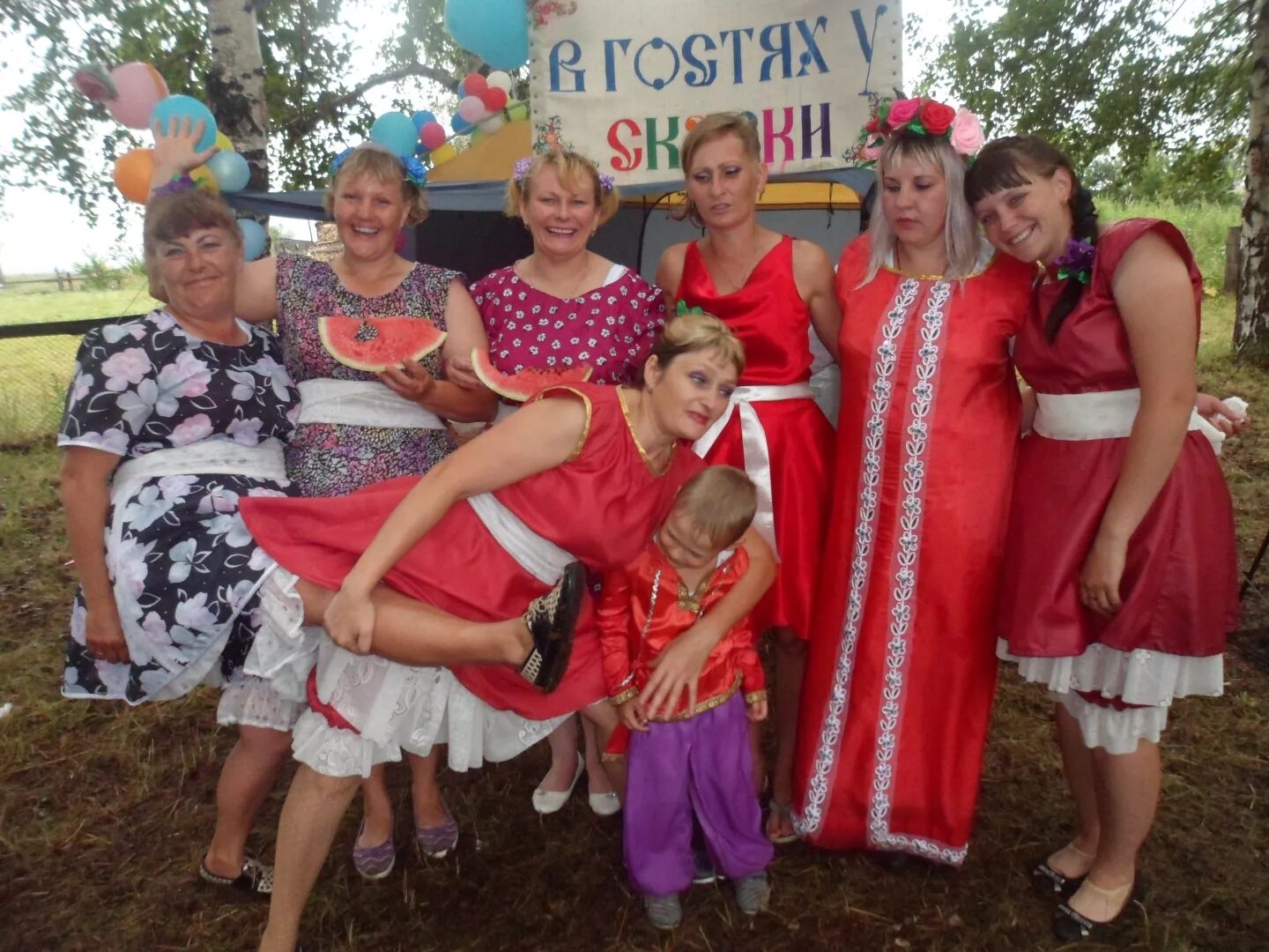 День рождения в деревне. Отмечаем день рождения в деревне. День рождения в деревнн. День рождения в деревне. Деревенское застолье.