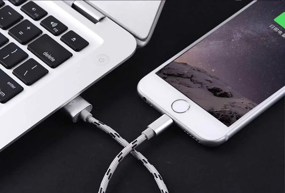 Открыть смартфон на компьютере. Как подключить айфон к компьютеру через usb кабель. подключение iphone к компьютеру через usb. смартфон к компьютеру через usb кабель. смартфон подключен к ноутбуку.