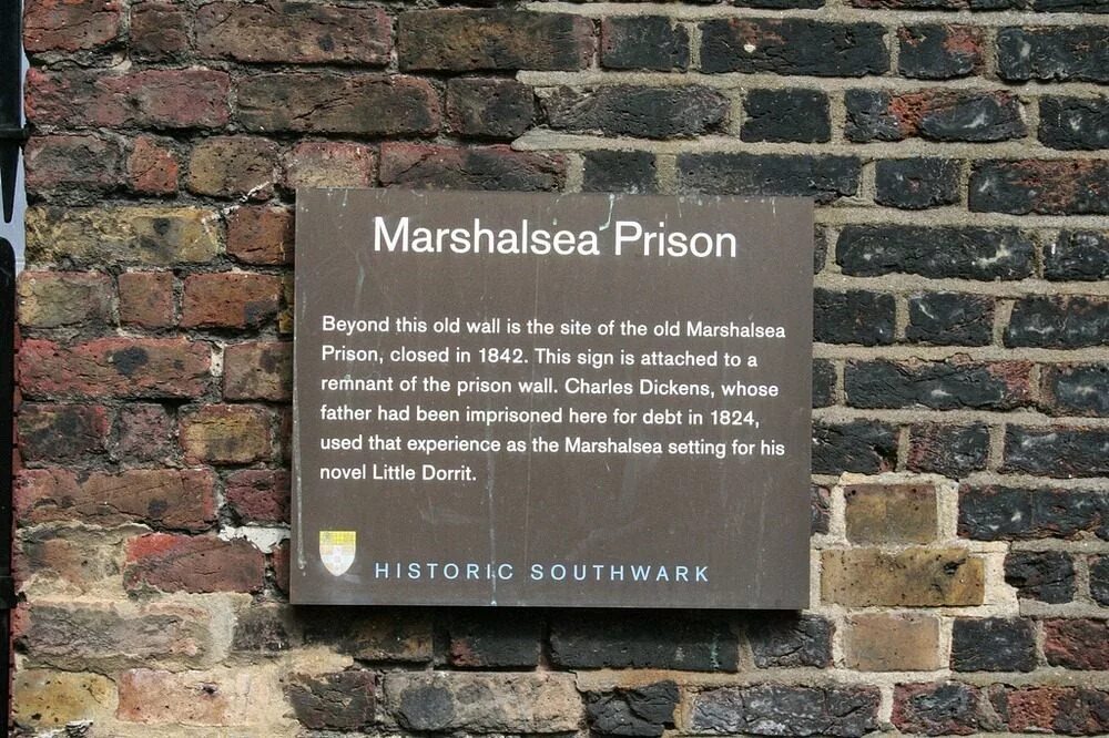 Долговых тюрем. Тюрьма Маршалси в Лондоне. Долговая тюрьма в Англии Диккенс. Долговая тюрьма Маршалси.