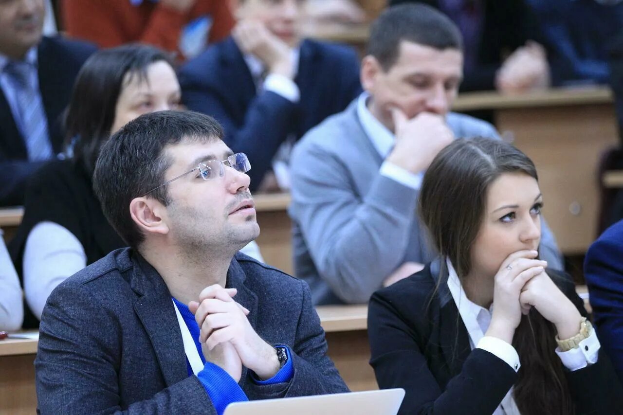 Студенты башкирии. Башкирия вуз студенты. студенты целевики. образование в россии 2025. девушка с высшим образованием.