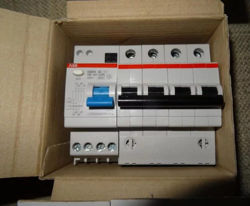 Автомат 3 фазы 25а. Дифавтомат 25а 3 фазный abb. abb c25 дифавтомат. автомат электрический трехфазный 25а авв. пакетник электрический abb.