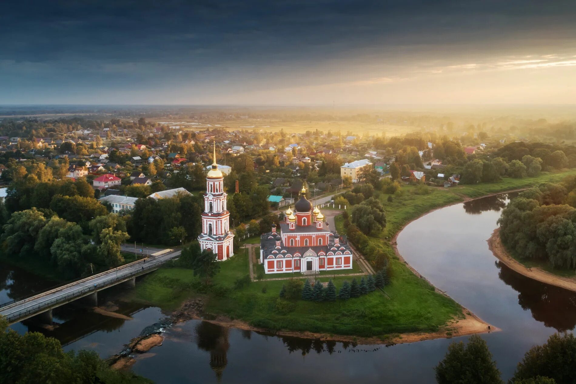 Старая русса памятники. Старая русса достопримечательности фото. Старая русса памятники. Старая русса достопримечательности фото. Старая русса городок.
