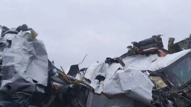 Выживший при крушении самолета. Выживший при крушении самолета. Катастрофа atr 72 в покхаре. Выживший при крушении самолета. Катастрофа л410 багдарин.