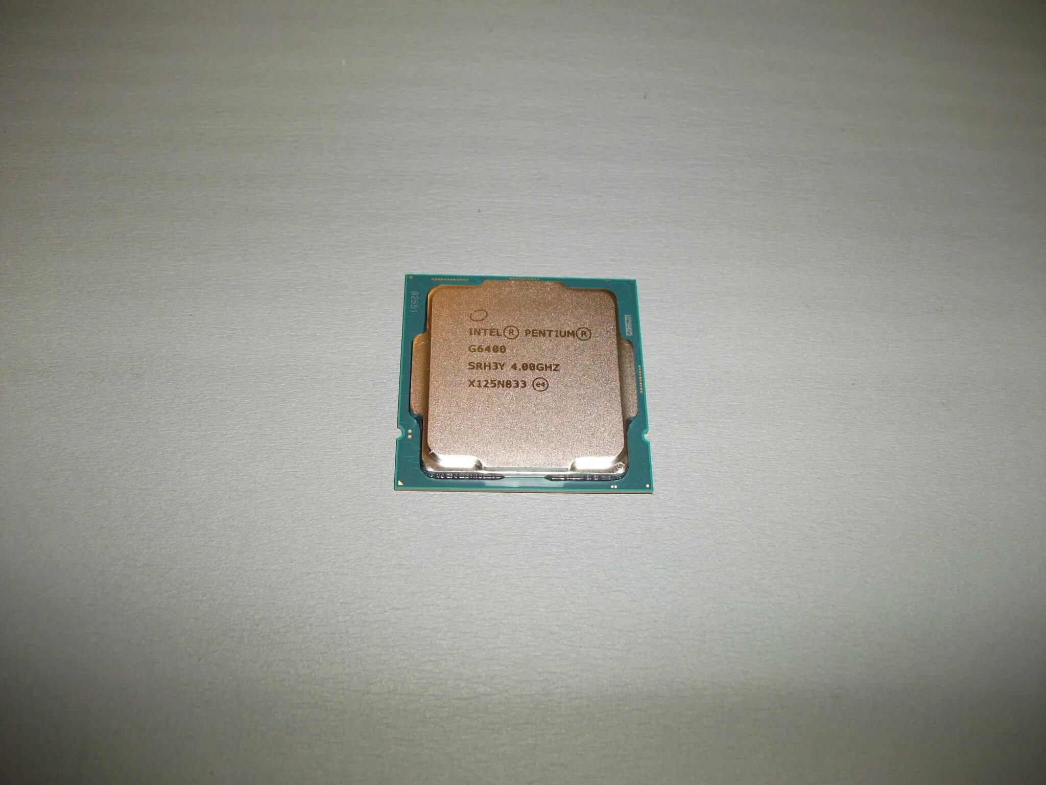 Pentium gold характеристики. Процессор Intel Pentium Gold g6400. Процессор Intel Pentium Gold g6400, LGA 1200. Intel Pentium Gold g6400 lga1200, 2 x 4000 МГЦ. Intel(r) Pentium(r) Gold g6400.