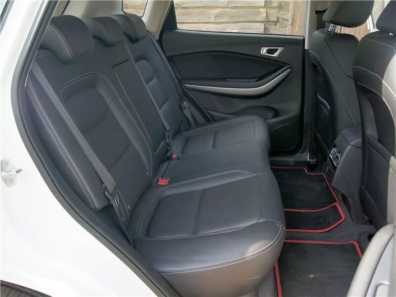 Chery tiggo 7 сиденье. Чери тигго 8 салон сзади. Tiggo 7 мест. Chery tiggo 7 pro комплектации. Tiggo 7 мест.