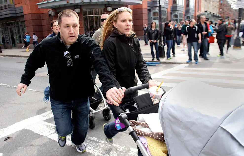 15 апреля 2013. Взрыв на Бостонском марафоне. Бостонские девушки.