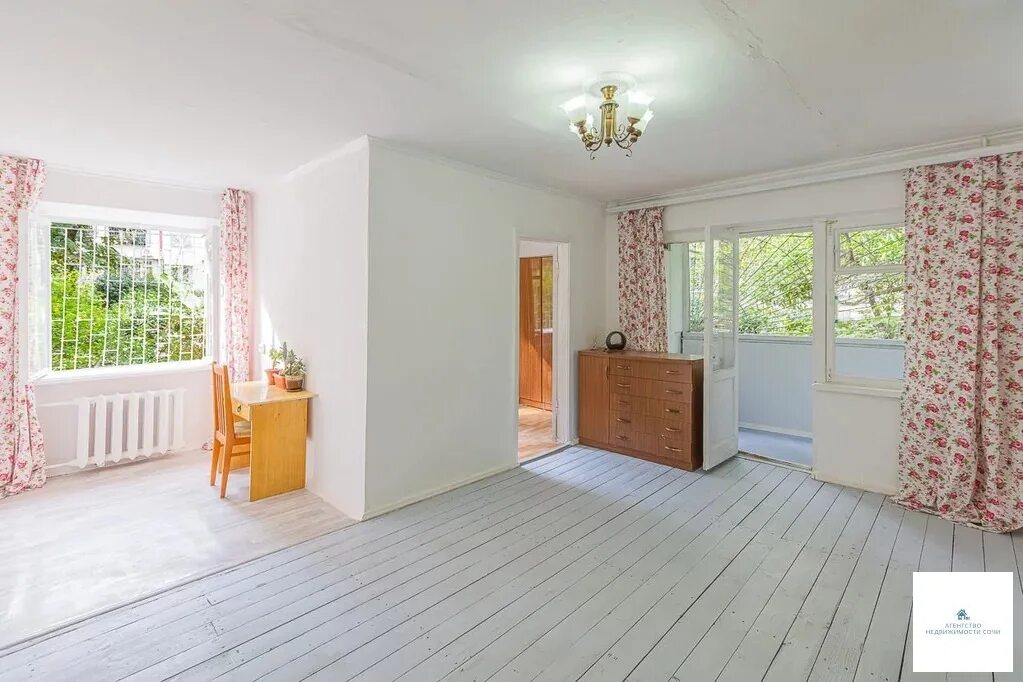 Авито сочи квартиры собственник. Трехкомнатная квартира в сочи. Альфа апарт отель сочи. Апартаменты фабрициуса 7. Актёр гелакси сочи апартаменты галакси.