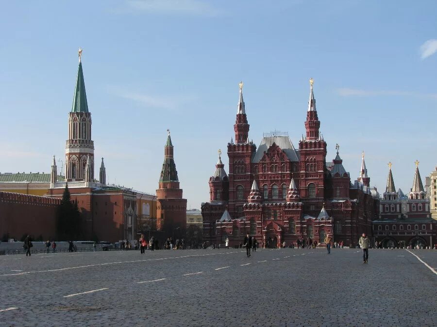 брусчатка в москве на красной площади. палатки на красной площади. площадь красной площади в москве. красная площадь автор. москва 21 век красная площадь.