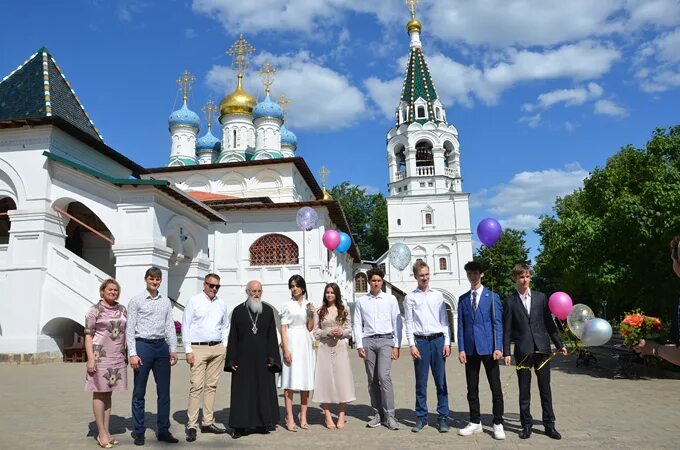 Павловская Слобода Церковь 2000. Храм Благовещения в Павловской Слободе. Храм Благовещения в Павловской Слободе расписание. Школа в Павловской Слободе при храме.