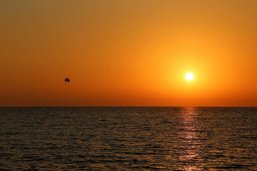 Утомленное солнце. Фото девушки закат солнце чайки. Утомлённое солнце нежно с морем прощалось. Утомлённое солнце. Утомленное солнце 5.