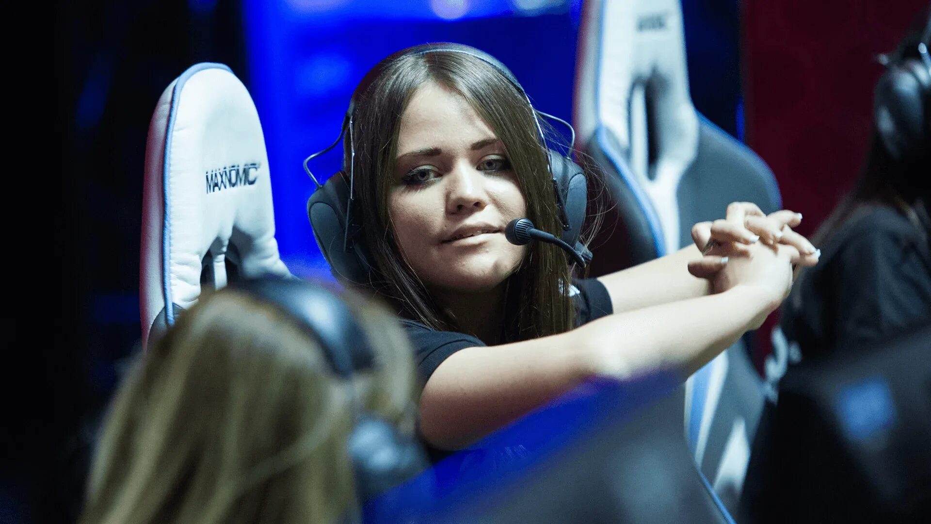 Julia kiran juliano. Juliano. Juliano профиль. киберспорт девушки. Kirius juliano.