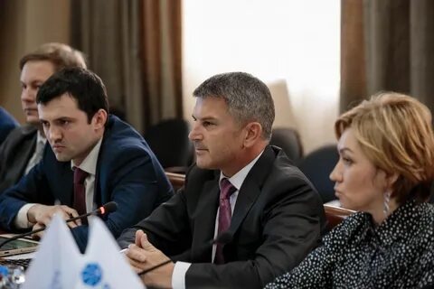 Также представитель