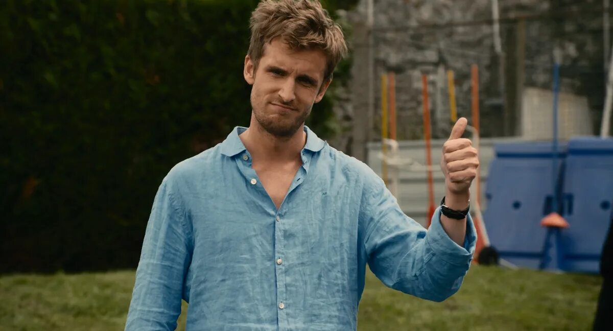 Кадры из фильма superнянь 2014. Фильм супернянь 1. Супер нянь трейлер. Кристиан клавье супернянь. Babysitting фильм 2014.