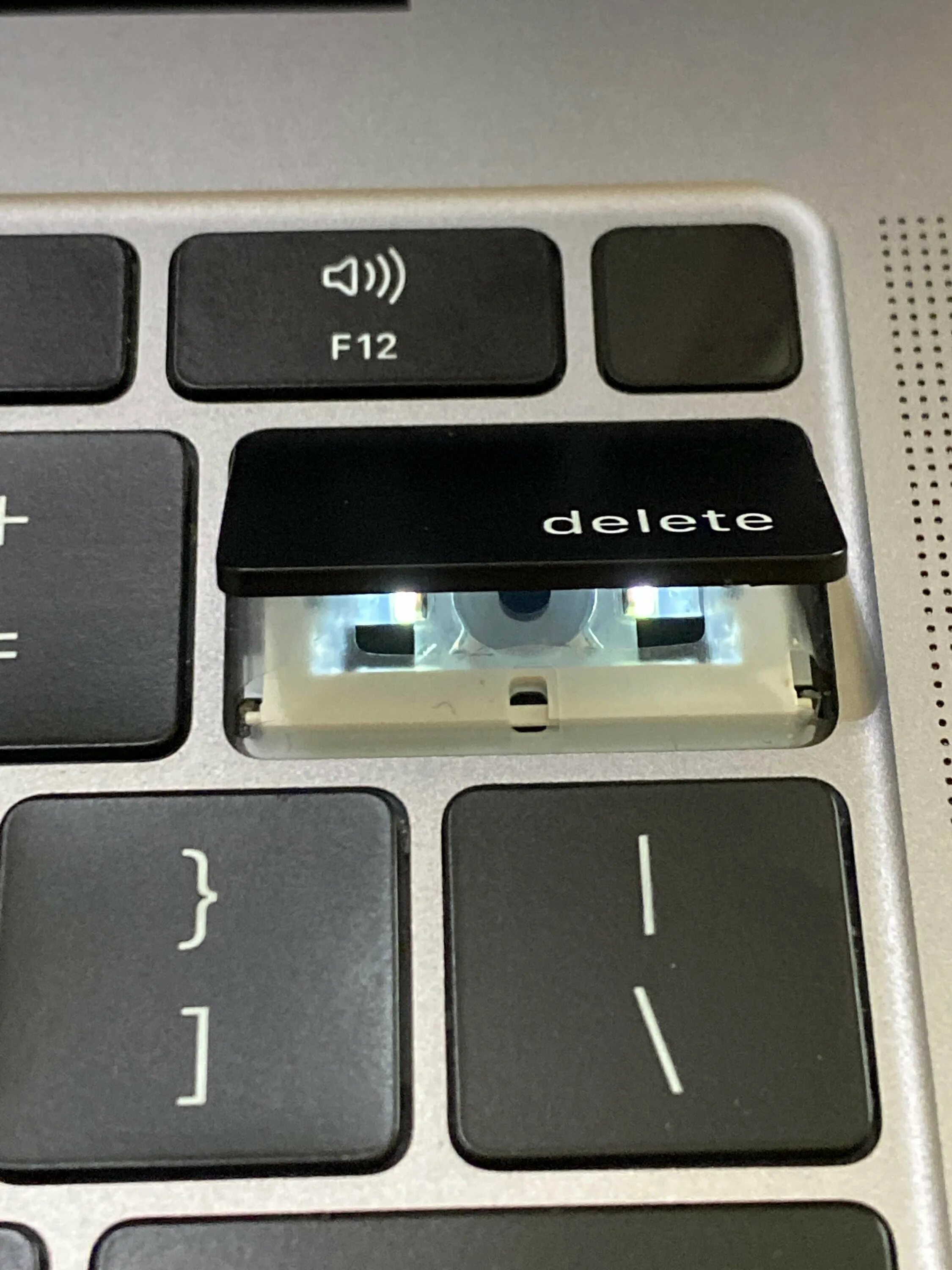 Кнопка delete на macbook. Кнопка delete на macbook