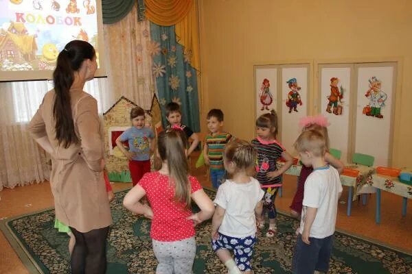 воспитатель старшей группы. клубный час в детском саду темы. нод в гости к бабушке средняя группа. нод в гостях. нод в гостях.