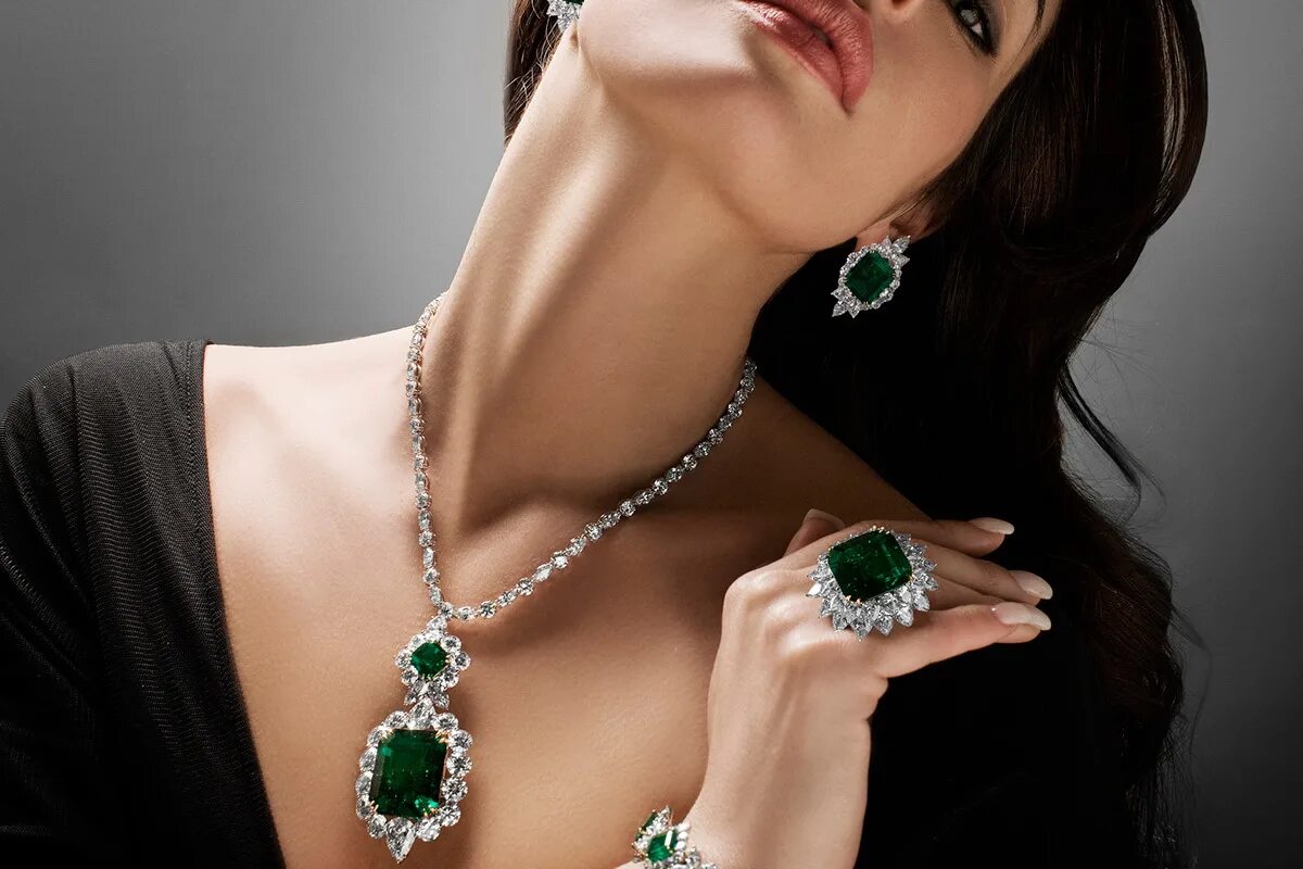 Шикарная бижутерия. Роскошные украшения. Элитная бижутерия интернет moment. Дорогие украшения. Бордо бижутерия флоранж.