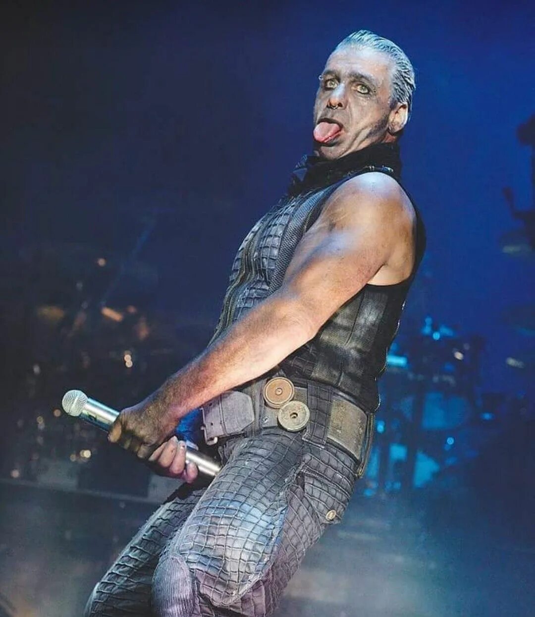 Till lindemann sport. Тилль Линдеманн. Рамштайн Тилль Линдеманн. Тилль Линдеманн Раммштайн. Till Lindemann 2022.
